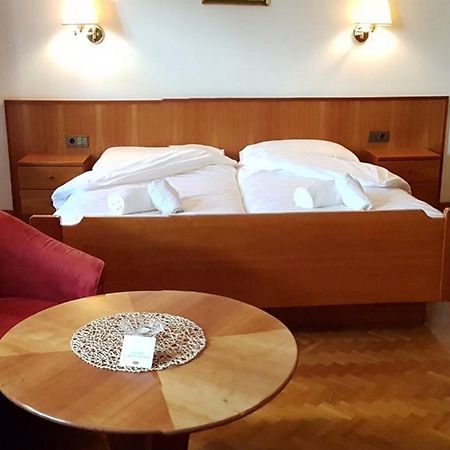 Bed and Breakfast Weisses Roessl Appiano Sulla Strada Del Vino Esterno foto